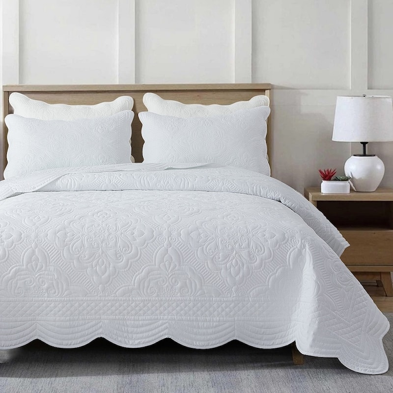 Wholinens Scalloped Edge Washed Microfiber Embroidered Damask Quilt Set 3 Pieces - Cal King - White