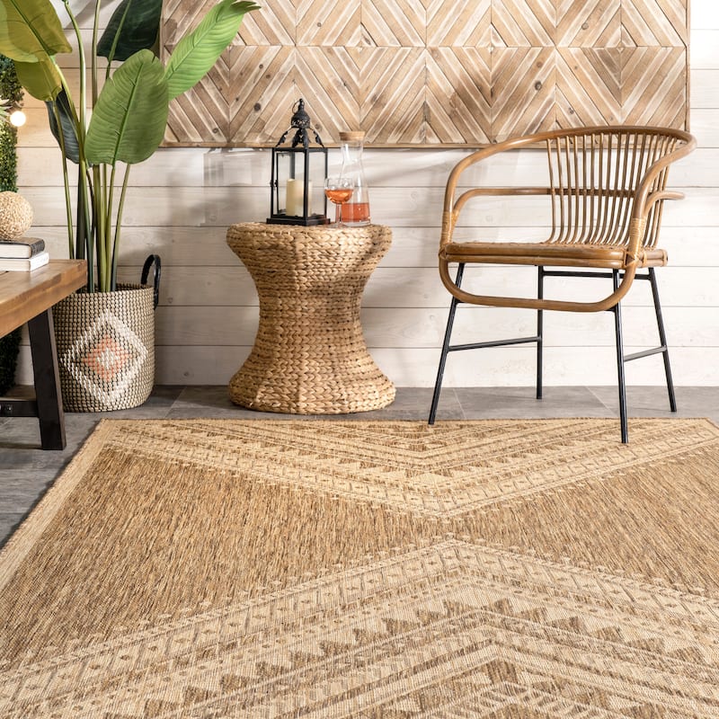 Nuloom Landry Aztec Indoor/Outdoor Area Rug