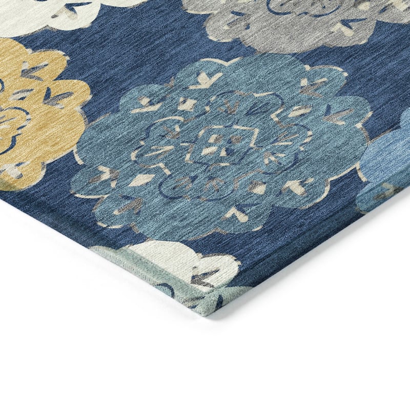 Machine Washable Indoor/ Outdoor Global Motif Chantille Rug