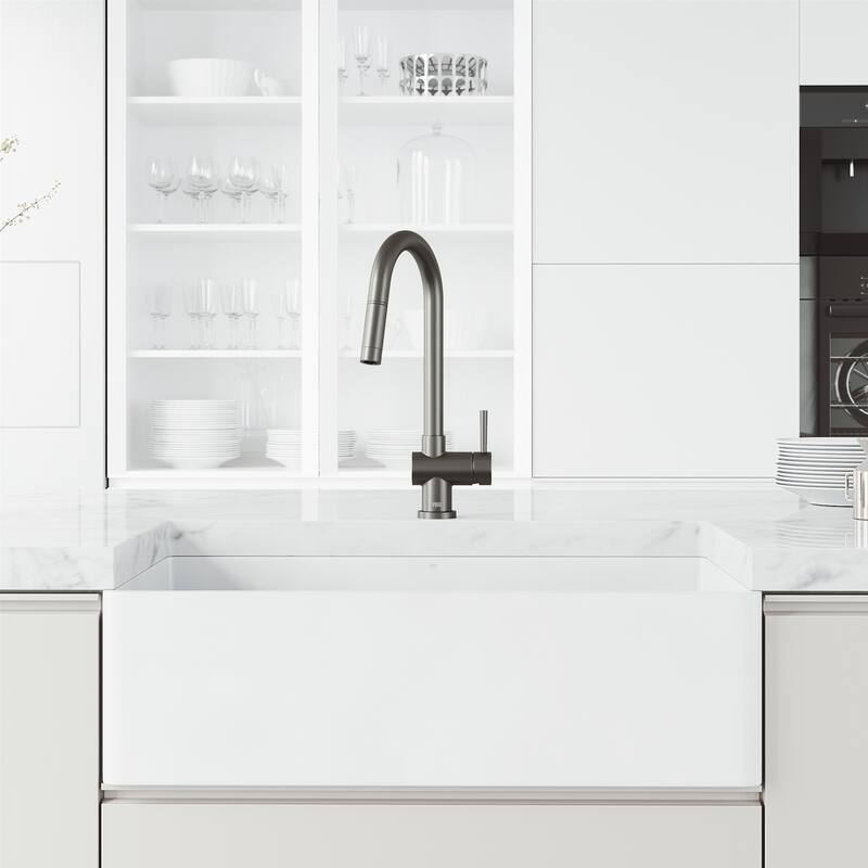 VIGO Gramercy 17" H Single Handle Pull-Down Spout Kitchen Faucet