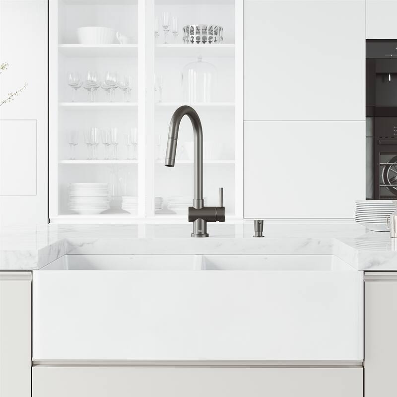 VIGO Gramercy 17" H Single Handle Pull-Down Spout Kitchen Faucet
