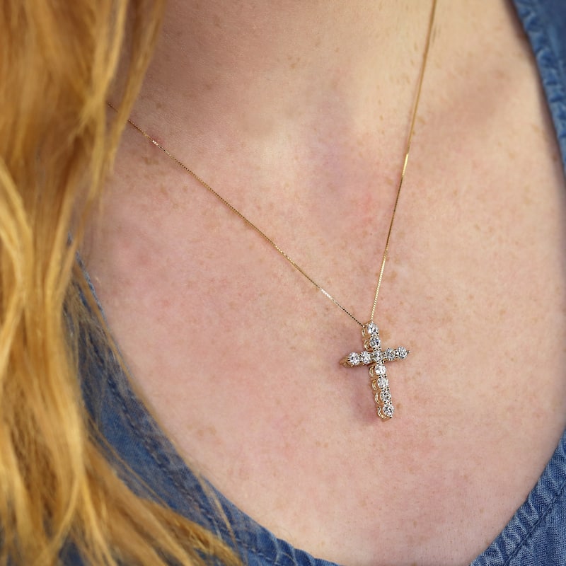 Auriya 14k Gold Round Diamond Cross Necklace 1 1/2cttw (H-I, I1-I2)