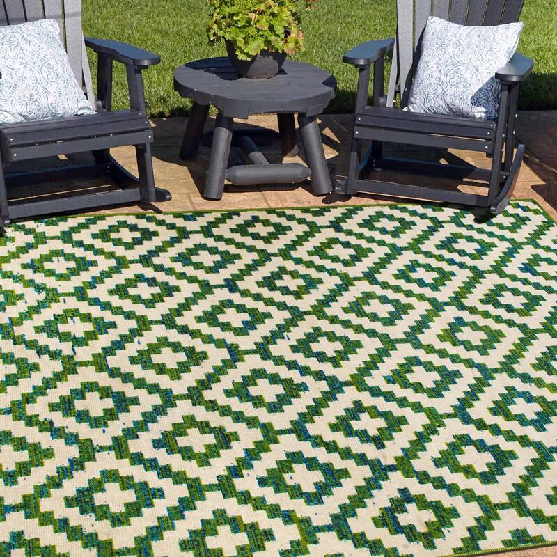 Contemporary Geometric Trellis Indoor/Outdoor Area Rug - 7'10"X10' - Green