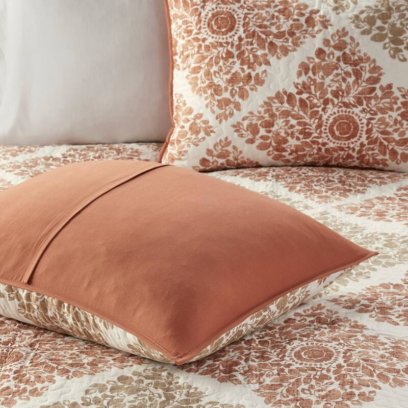 Madison Park Arista 6 Piece Printed Quilt Set with Throw Pillows