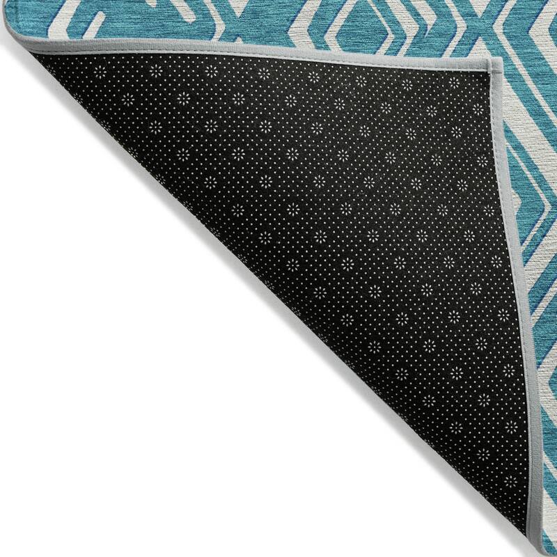 HomeRoots Geometric Transitional Rectangle Outdoor Rug