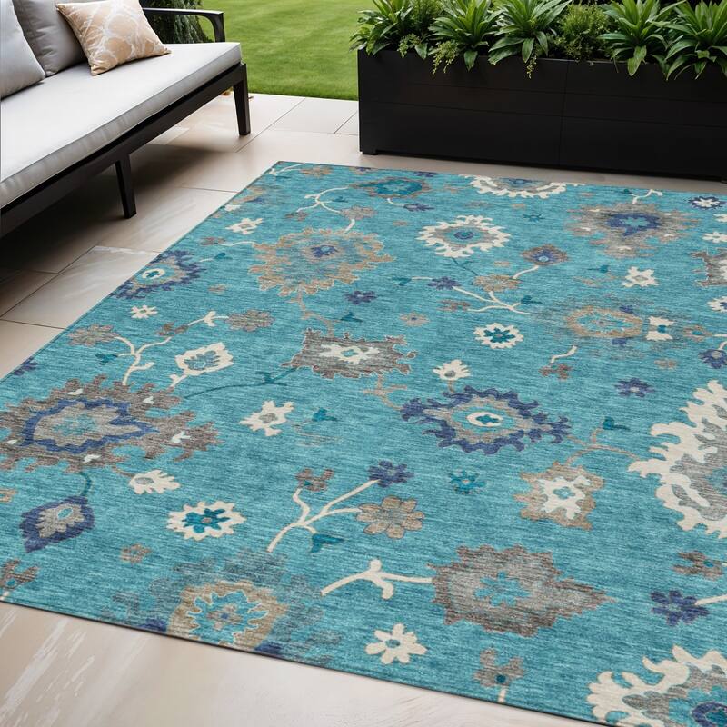 HomeRoots Floral Traditional Rectangle Outdoor Rug - 5' X 8'