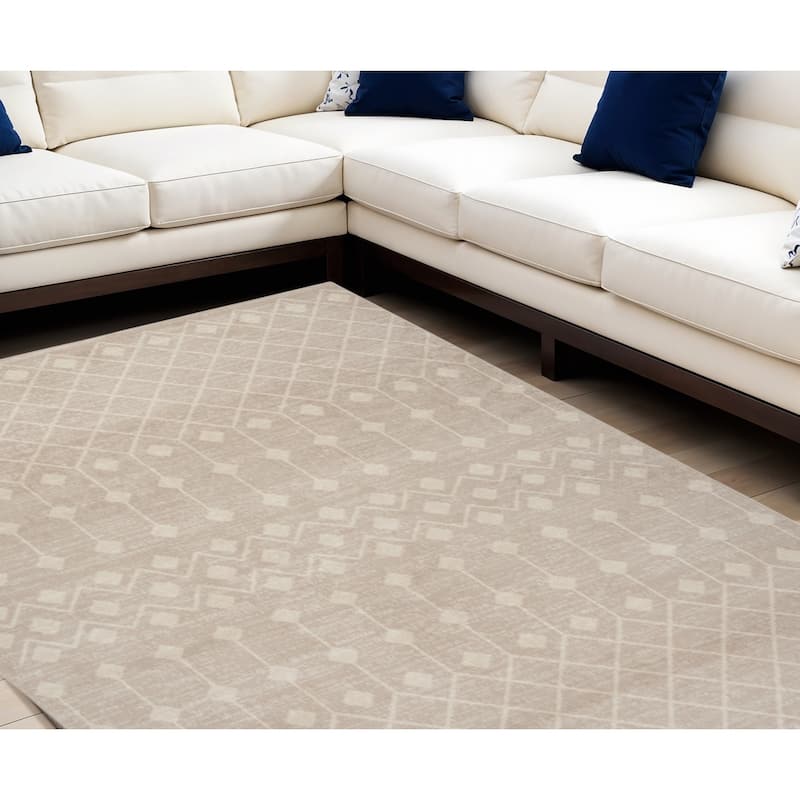 Makoy Power Loomed Area Rug By HomeRoots - 118' X '94' X '0.5 - Cream/Onyx - Rectangle