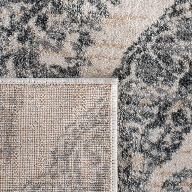 SAFAVIEH Isabella Lorrie Traditional Medallion Rug