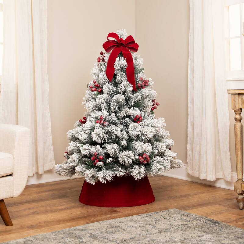 Full Flocked Fairfield Fir Artificial Christmas Tree - 4.5' -Unlit - 4.5 Foot