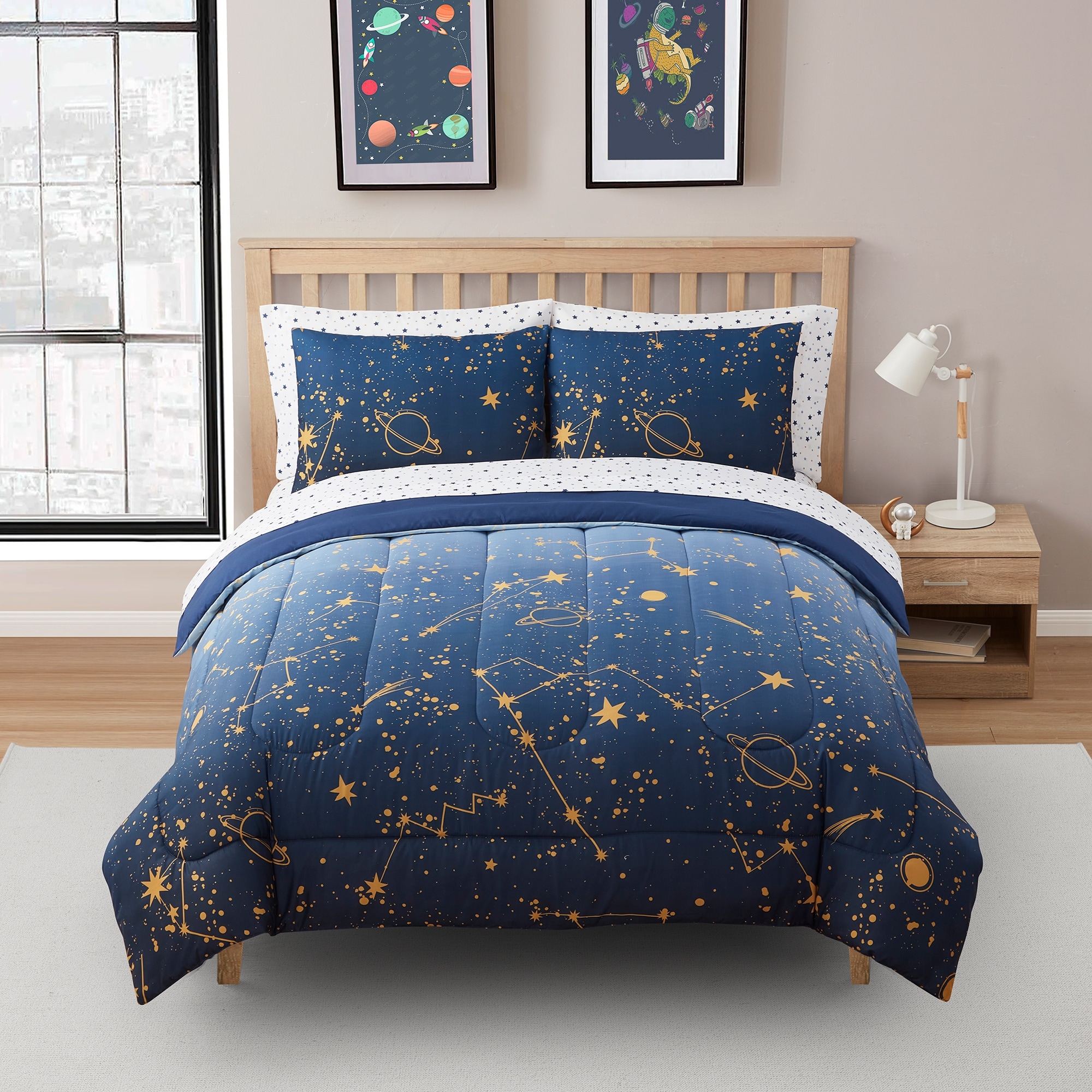 Boys queen bed in a bag top