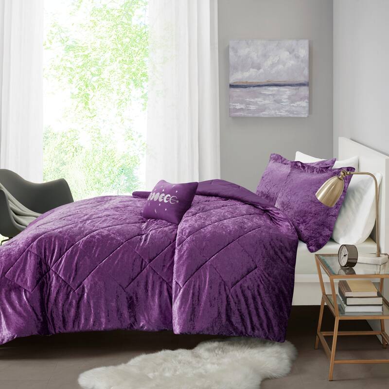 Intelligent Design Isabel Velvet Comforter Set