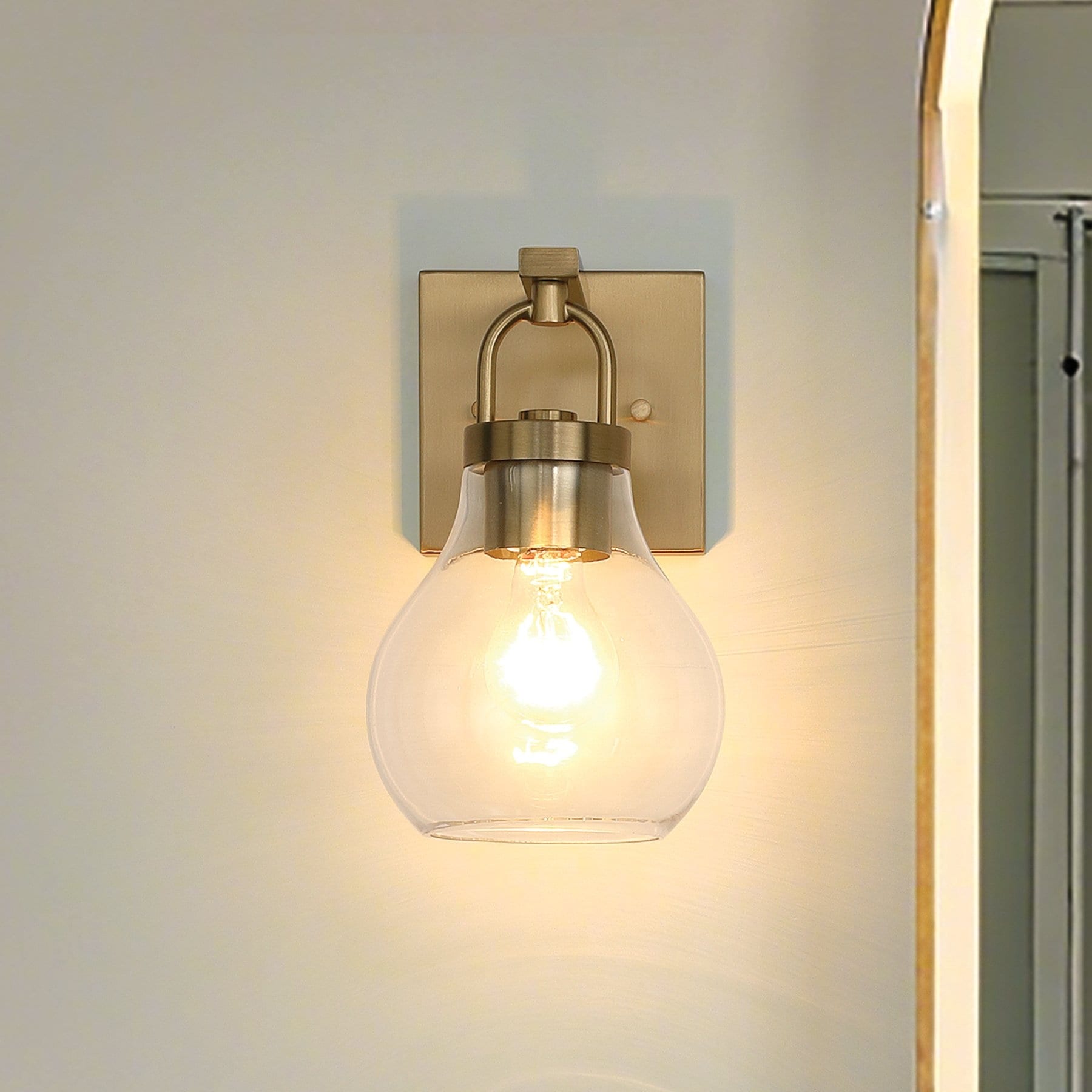 Thesis Mansfield 6-inch 1-light Champagne Gold Vanity Light with Clear Glass Shade