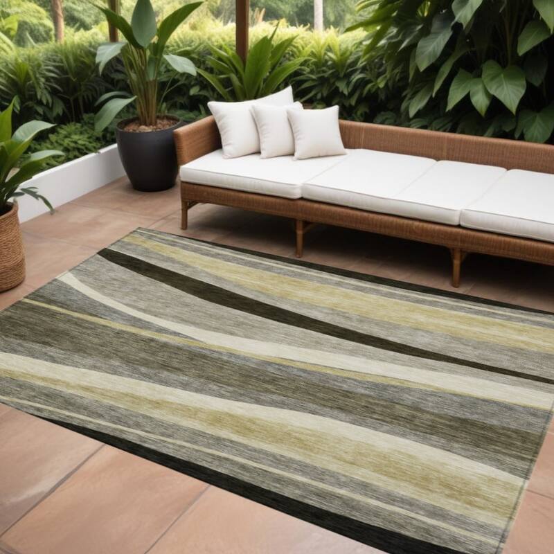 HomeRoots Abstract Transitional Rectangle Outdoor Rug - 8' X 10'