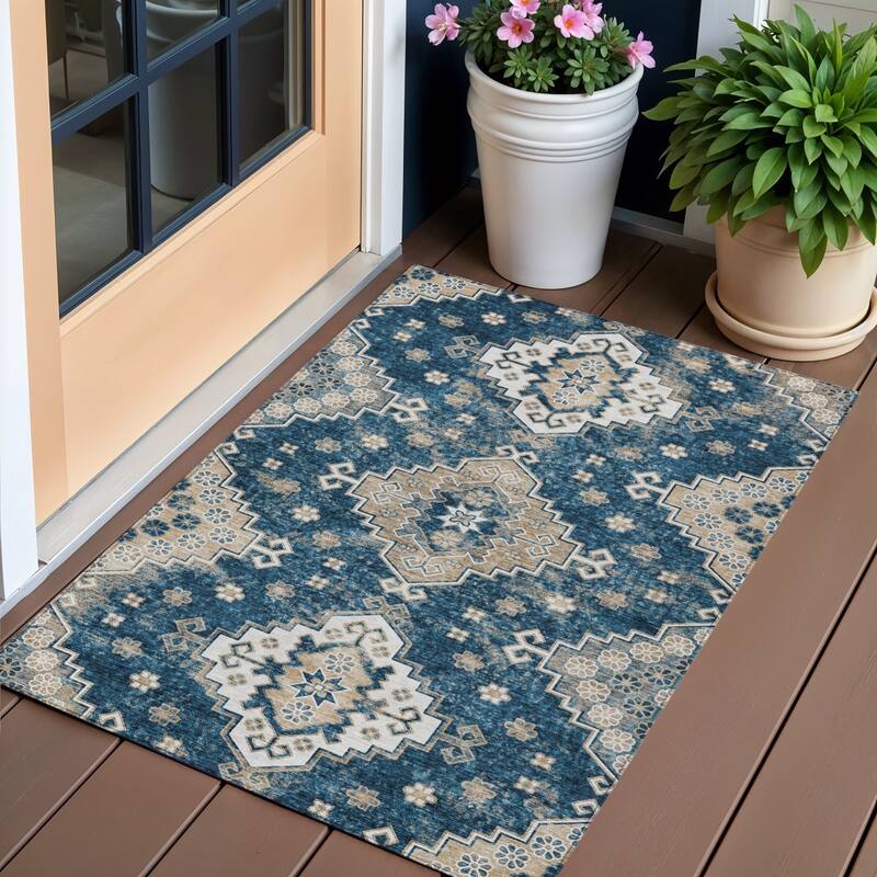 HomeRoots Medallion Traditional Rectangle Outdoor Rug - 3' x 5'