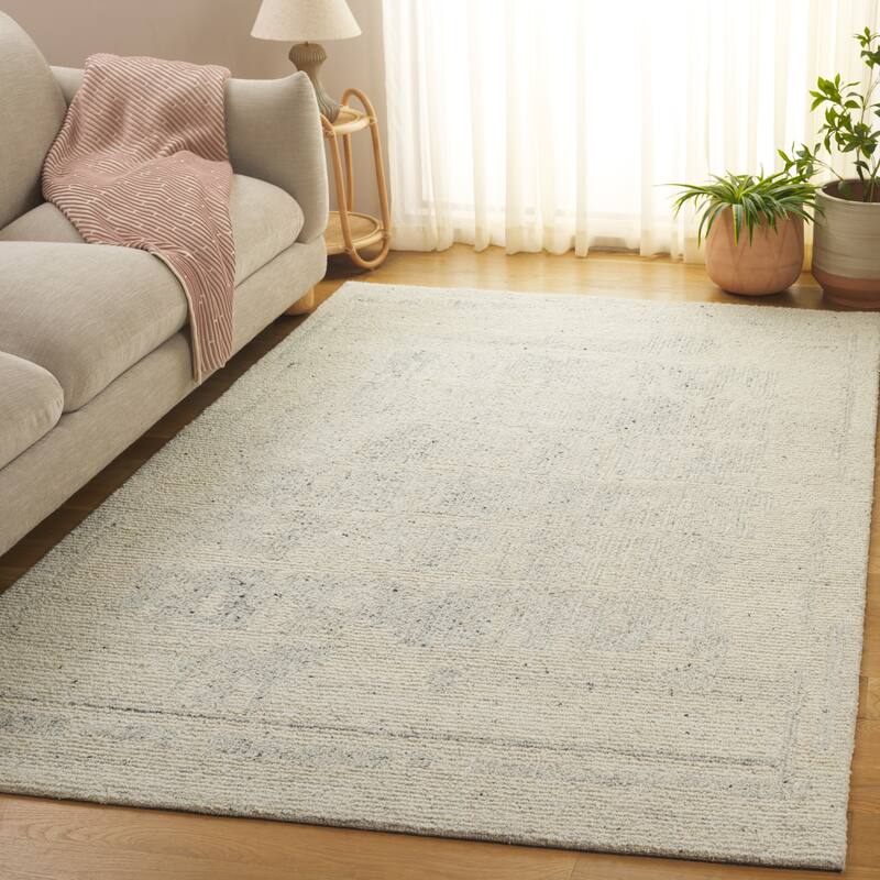 SAFAVIEH Handmade Pine Gazmira Wool Rug - Beige/Grey - 6' Square