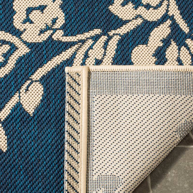 Martha Stewart by SAFAVIEH Highland Lily Indoor/ Outdoor Waterproof Rug
