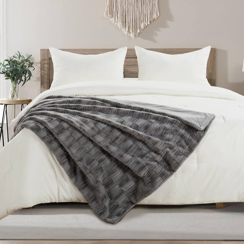 Home Soft Things Leaf Pattern FauxFur Throw Cozy Textured Blanket