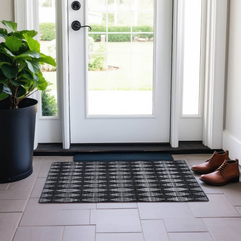 Machine Washable Indoor/ Outdoor Chantille Argyle Rug - Charcoal - 1'8" x 2'6"