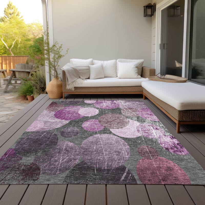 Machine Washable Indoor/ Outdoor Bubbles Chantille Rug