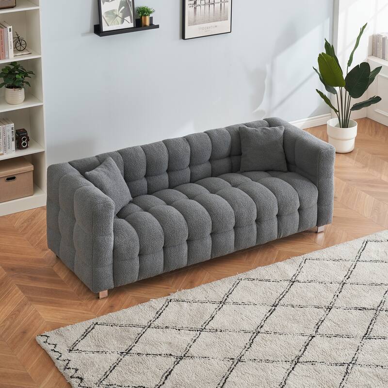 Stylish Fluffy Sofa with Plush Cushions & 2 Throw Pillows - Comfortable 3-Seater Couch