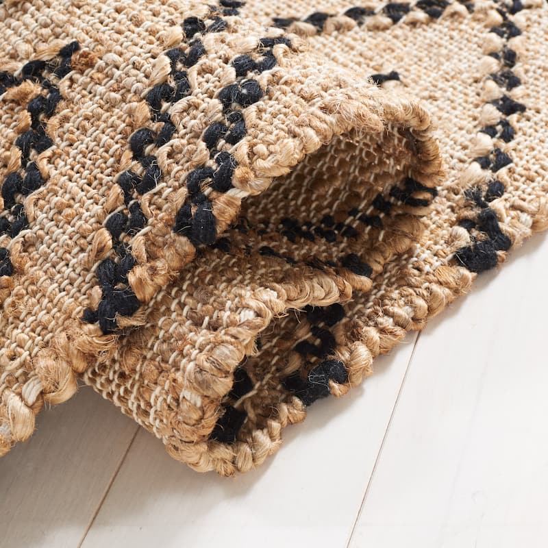 SAFAVIEH Flatweave Natural Fiber Sadia Geometric Jute Rug