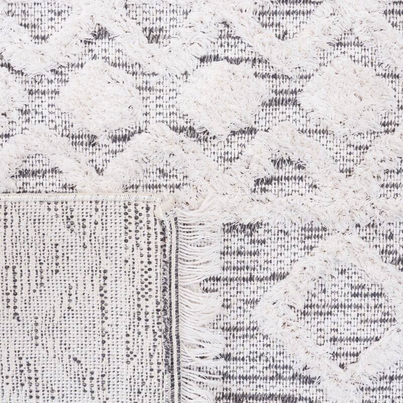SAFAVIEH Augustine Tahmina Moroccan Boho Fringe Rug