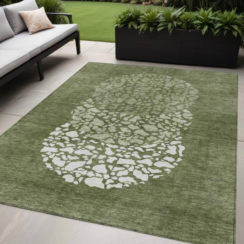 HomeRoots Abstract Transitional Rectangle Outdoor Rug - 5' X 8'