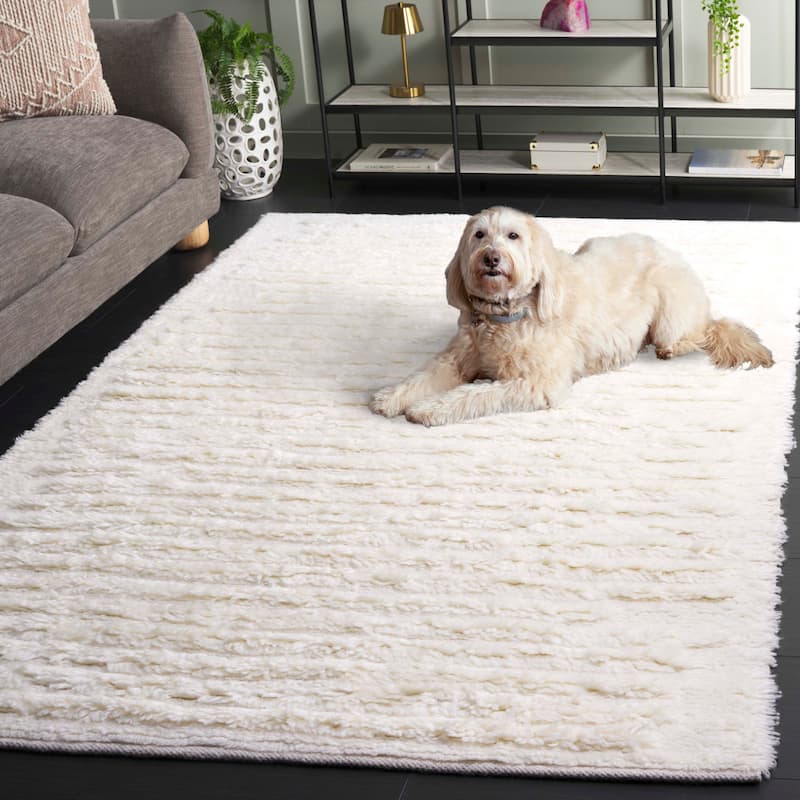 SAFAVIEH Handmade Casablanca Yanushka Shag Wool 1.8-inch Rug