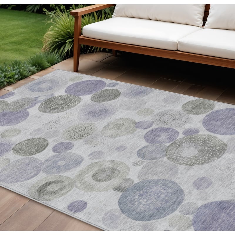 HomeRoots Geometric Transitional Rectangle Outdoor Rug - 8' X 10'