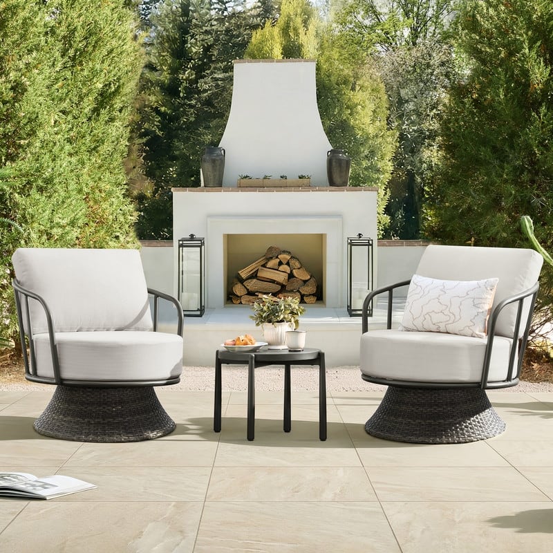 Spruce & Spring Patio Fruniture Outdoor Swivel Chair and Side Table