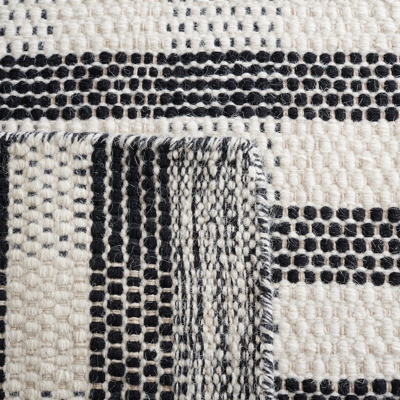 SAFAVIEH Handmade Flatweave Striped Kilim Janae Wool Rug
