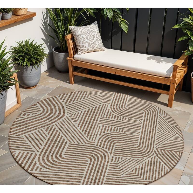 HomeRoots Abstract Transitional Rectangle Outdoor Rug - 8' Round