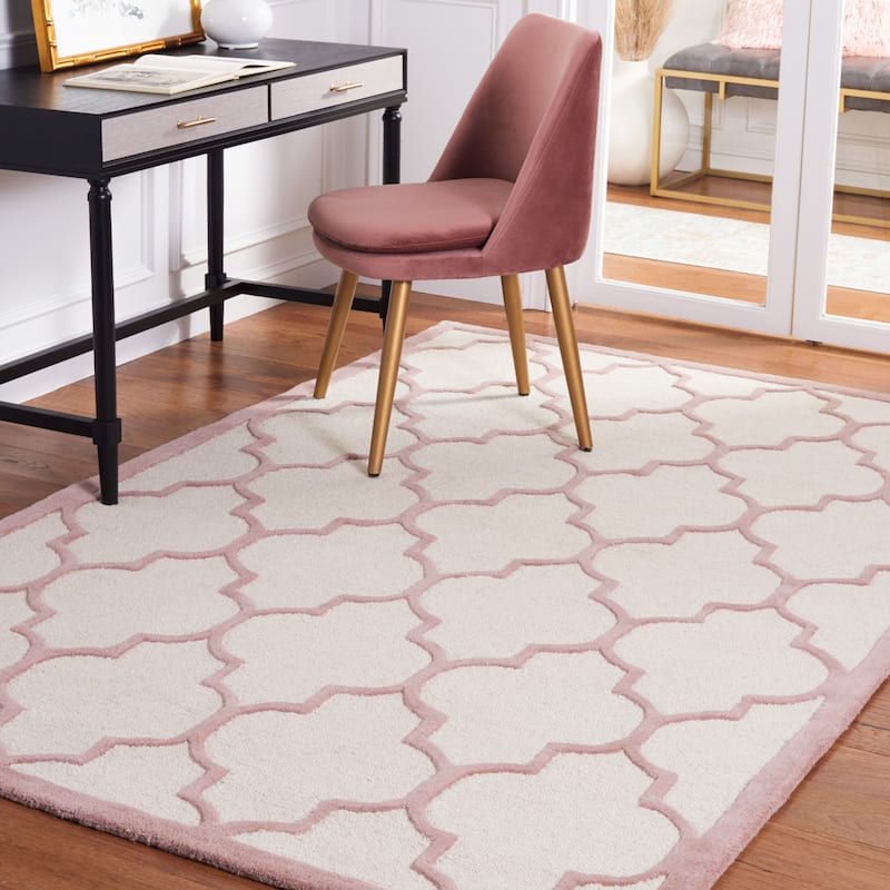SAFAVIEH Handmade Cambridge Oddny Moroccan Trellis Wool Rug - 5' x 8' - Ivory/Beige