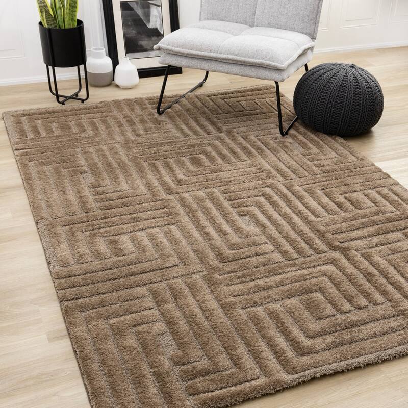 Lincoln Collection - Modern Luxurious Brown Plush Maze Area Rug - 5'3" x 7'7" - Brown