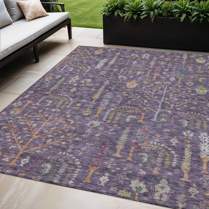 HomeRoots Floral Transitional Rectangle Outdoor Rug - 5' X 8'