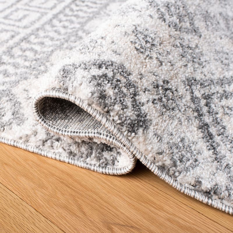 SAFAVIEH Tunisia Tessie Moroccan Rug