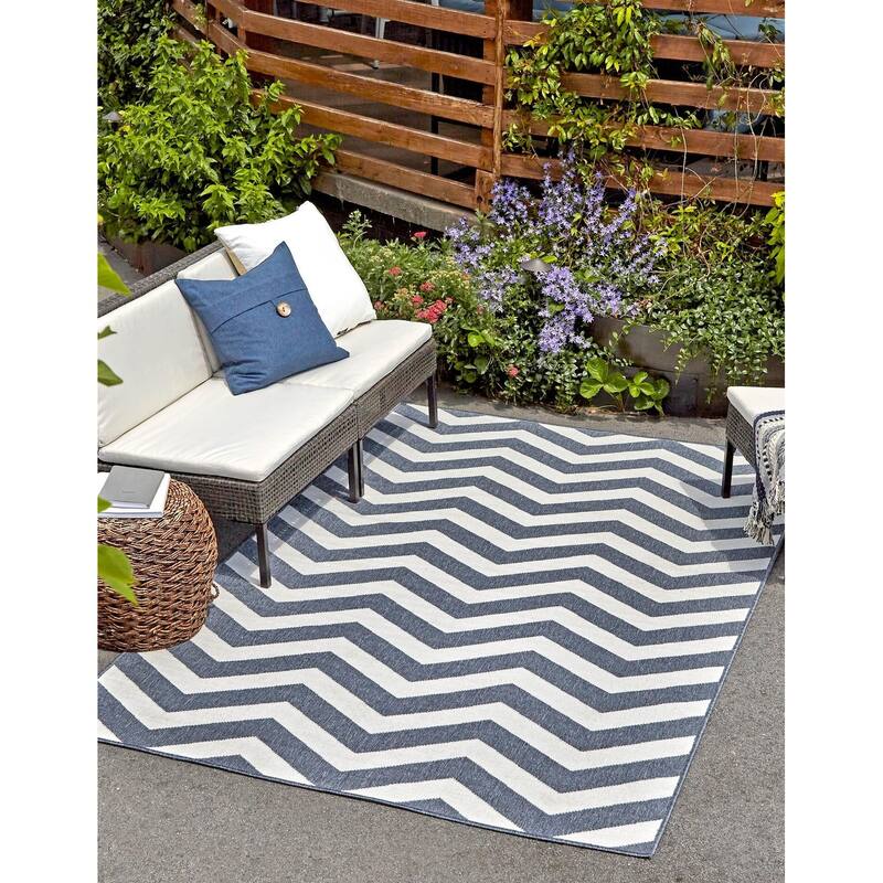 Outdoor Trisha Collection Area Rug - Navy Blue - 4'x6'