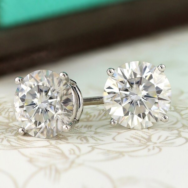 lab made diamond stud earrings