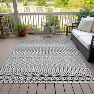 Machine Washable Indoor/ Outdoor Modern Stripes Chantille Rug