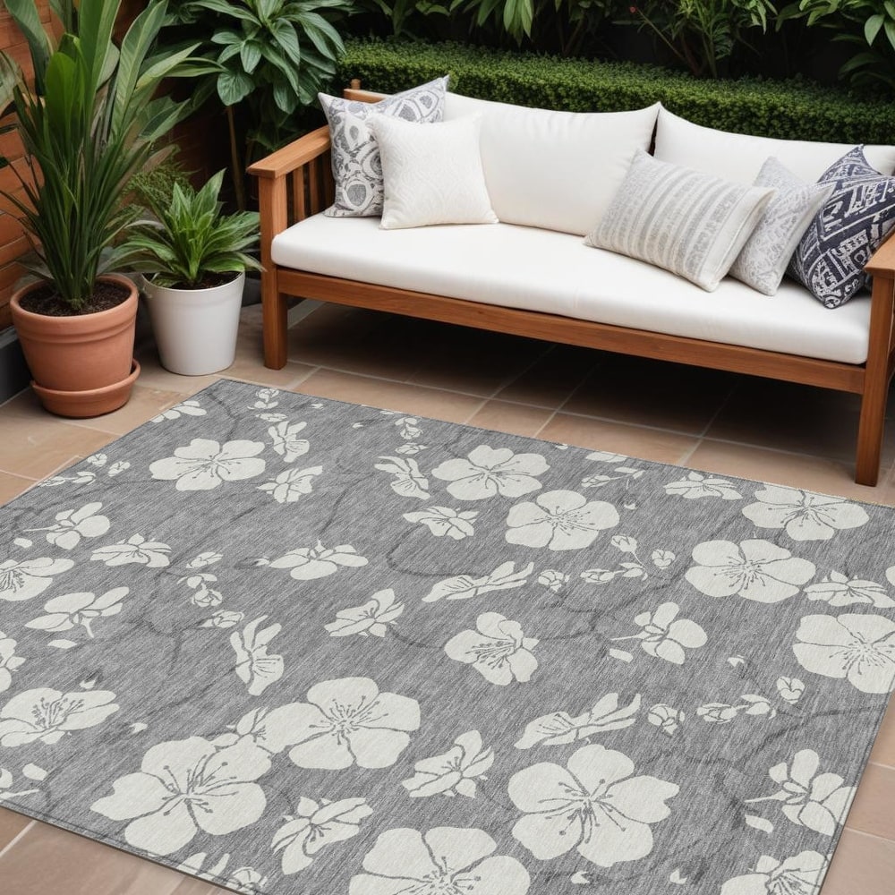HomeRoots Floral Transitional Rectangle Outdoor Rug