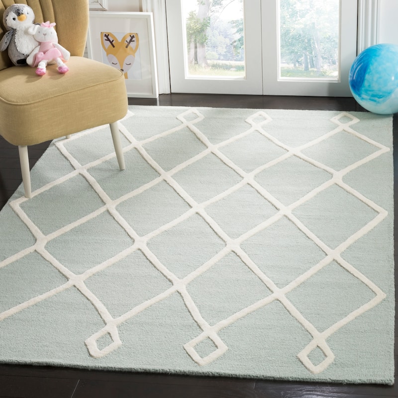 SAFAVIEH Handmade Kids Shyanne Wool Rug - 6' x 9' - Mint/Ivory