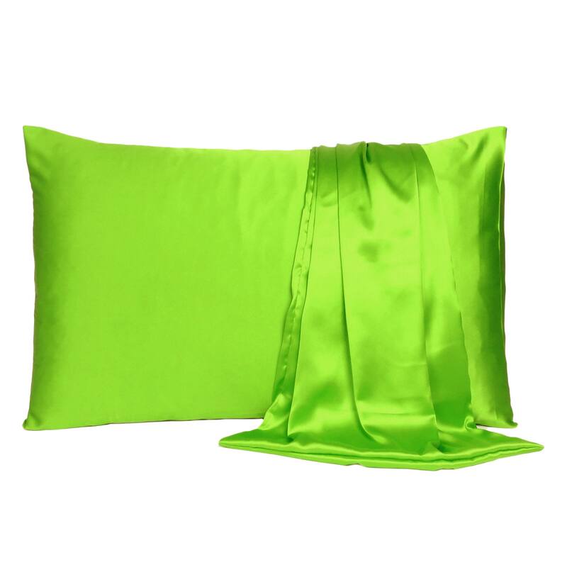 HomeRoots Bright Green Dreamy Set Of 2 Silky Satin Standard Pillowcases