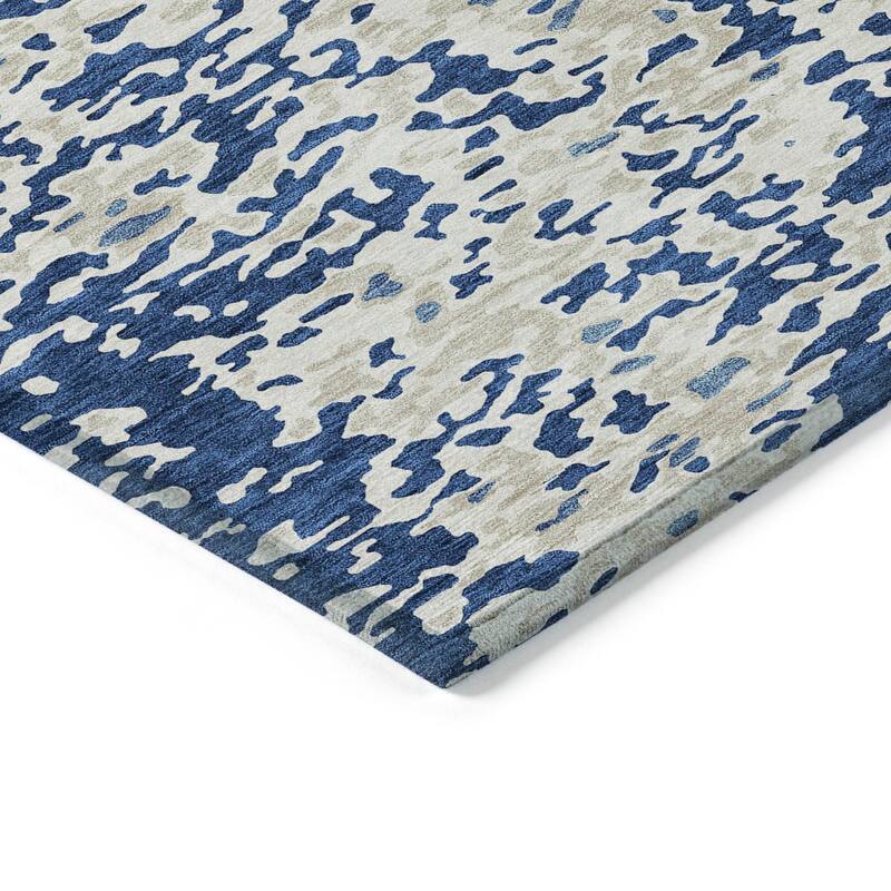 Machine Washable Indoor/ Outdoor Abstract Chantille Rug