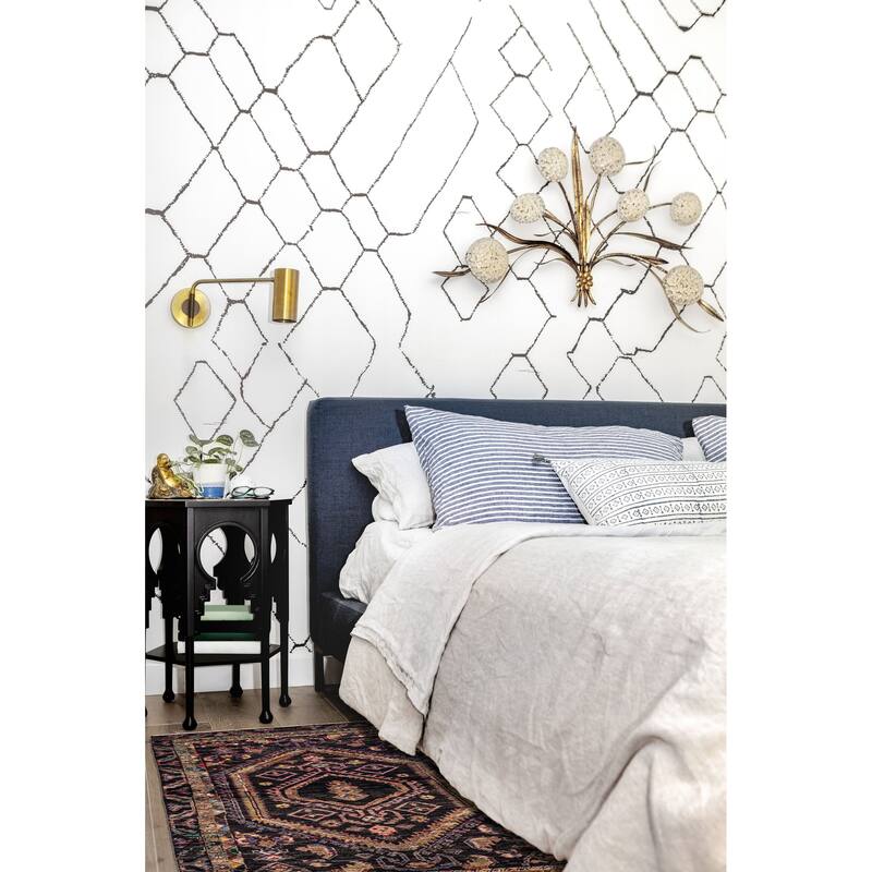 ECARPETGALLERY Hand-knotted Andelz Black Wool Rug - 3'11 x 6'5