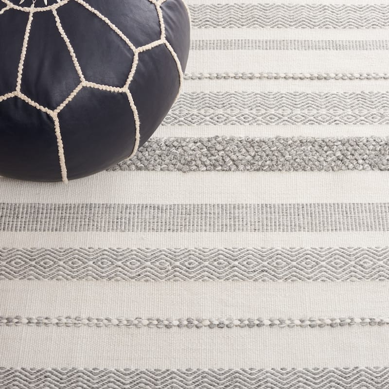 SAFAVIEH Handmade Kilim Dotchka Farmhouse Stripe Rug