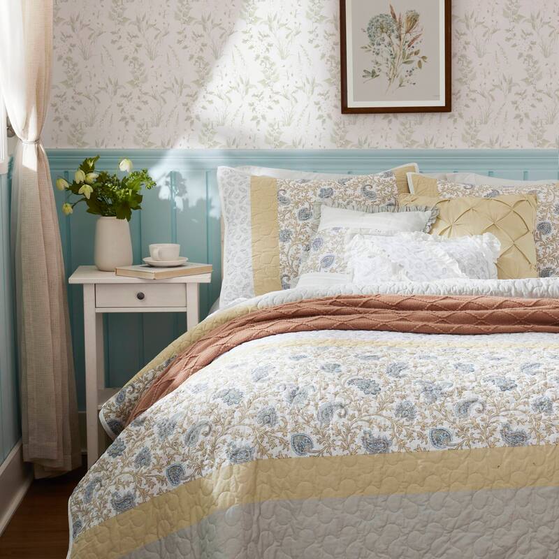 Madison Park Vanessa 6 Piece Cotton Percale Quilt Set with Throw Pillows