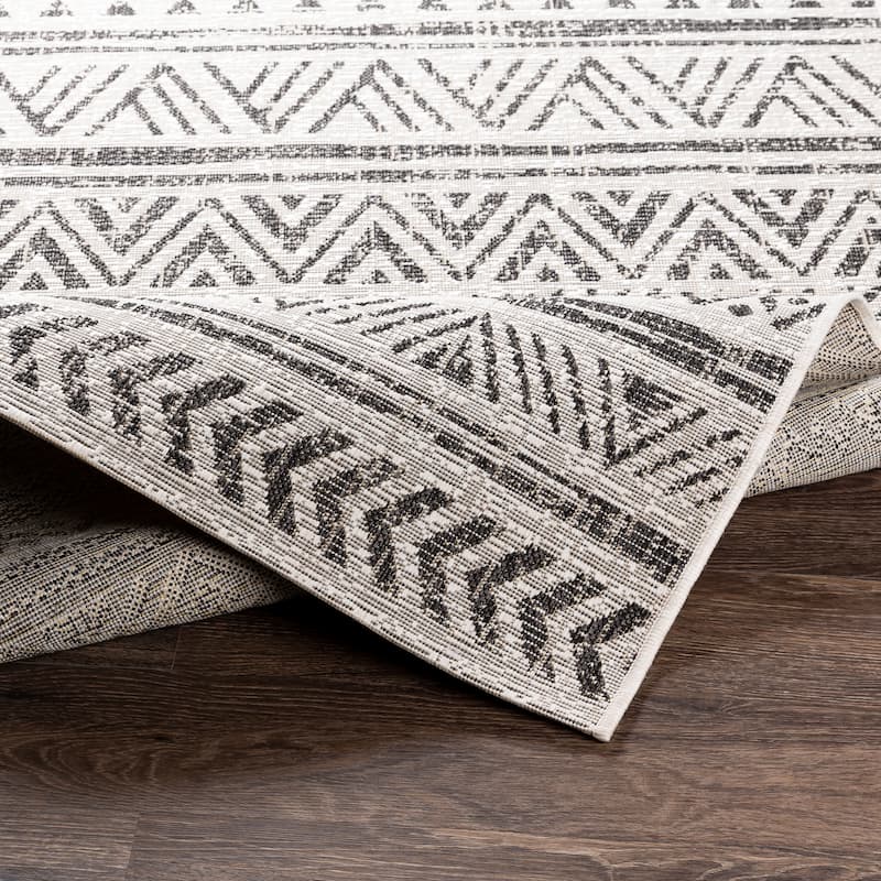 Livabliss Powlett Vintage Southwestern Indoor/ Outdoor Area Rug