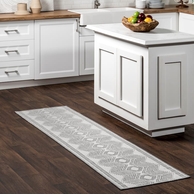 Nuloom Charlotte Contemporary Indoor/Outdoor Area Rug - 2' x 6' Runner - Light Grey