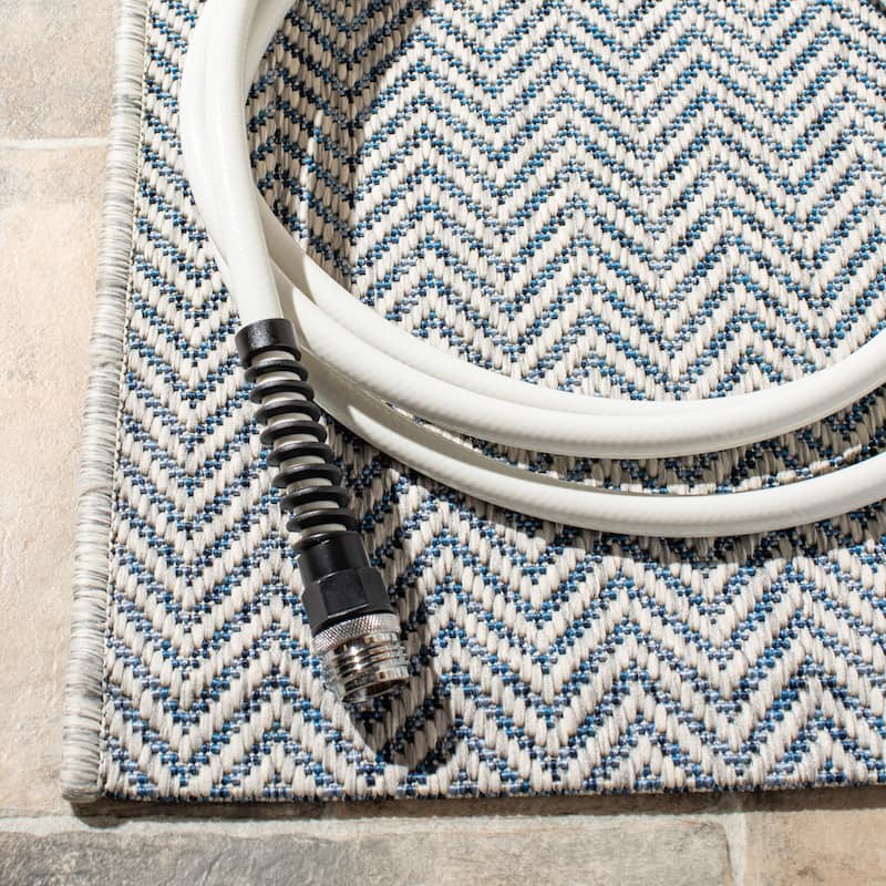 SAFAVIEH Courtyard Carolann Indoor/ Outdoor Waterproof Patio Backyard Rug