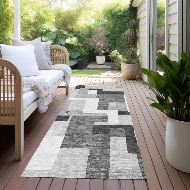 Machine Washable Indoor/ Outdoor Contempoary Blocks Chantille Rug - Silver - 2'3" x 7'6"